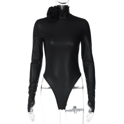 Dame Elegant Langærmet Bodysuit med voluminøst Krave og floral Accent Stilla