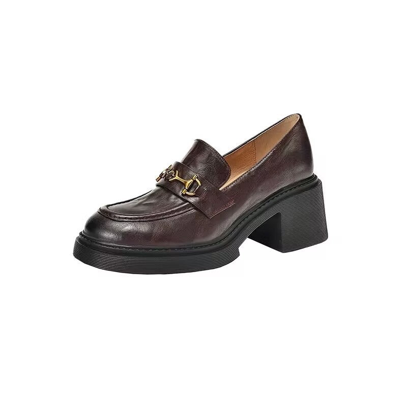 Dame designer mokasiner med elegante metal detaljer og blokkede hæle Stilla