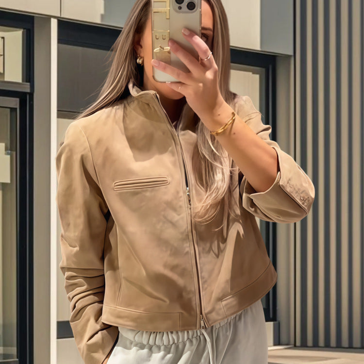 Dame cropped læderjakke med høj krave og innovativ lynlås Stilla