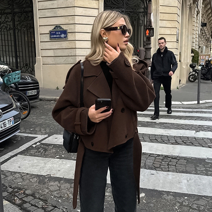 Dame Cropped Uldjakke med klart design og markerede skuldre Stilla