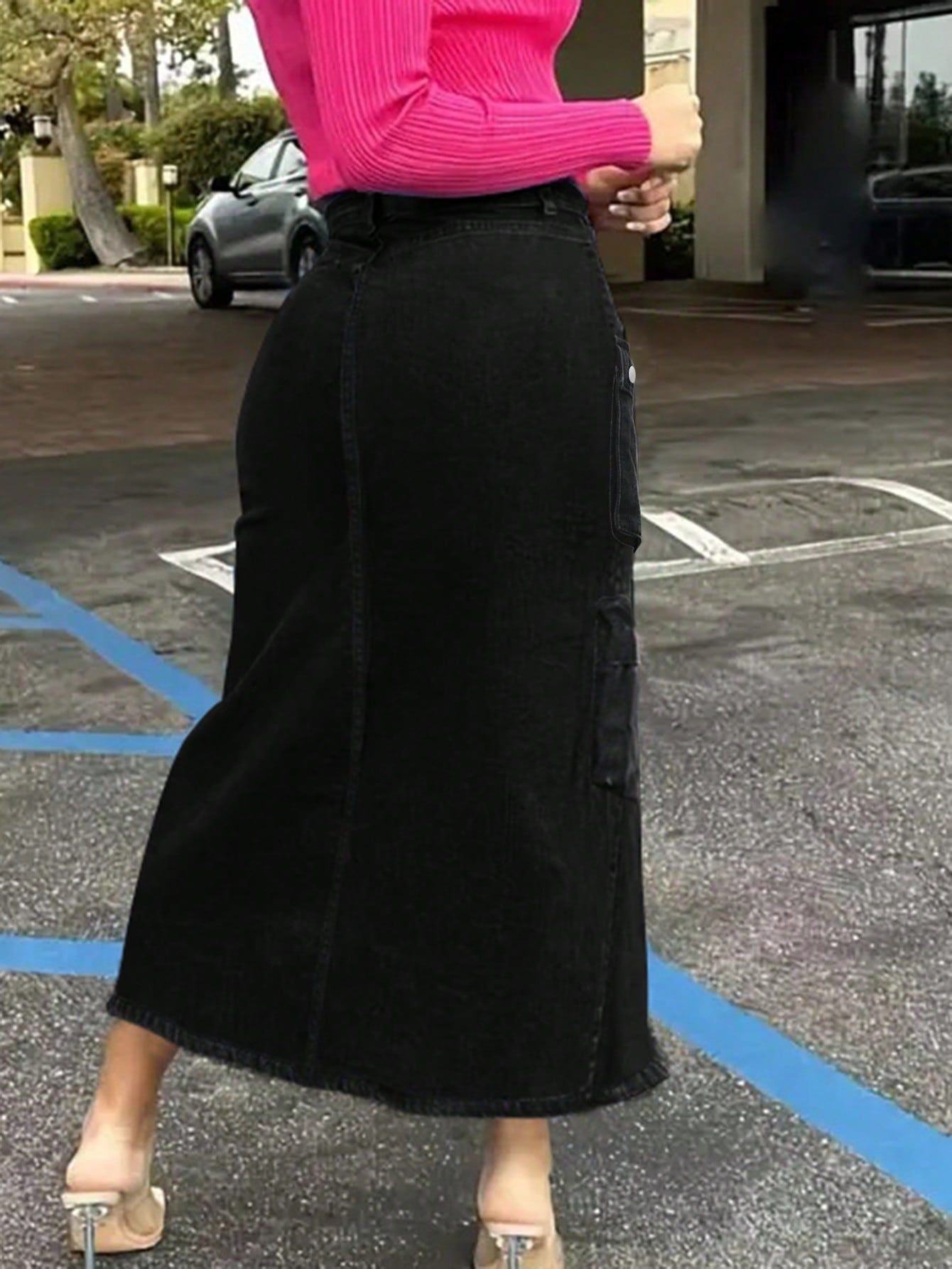 Dame Denim-Midi-Nederdel med praktiske cargo-lommer og slidsfokuseret design Stilla