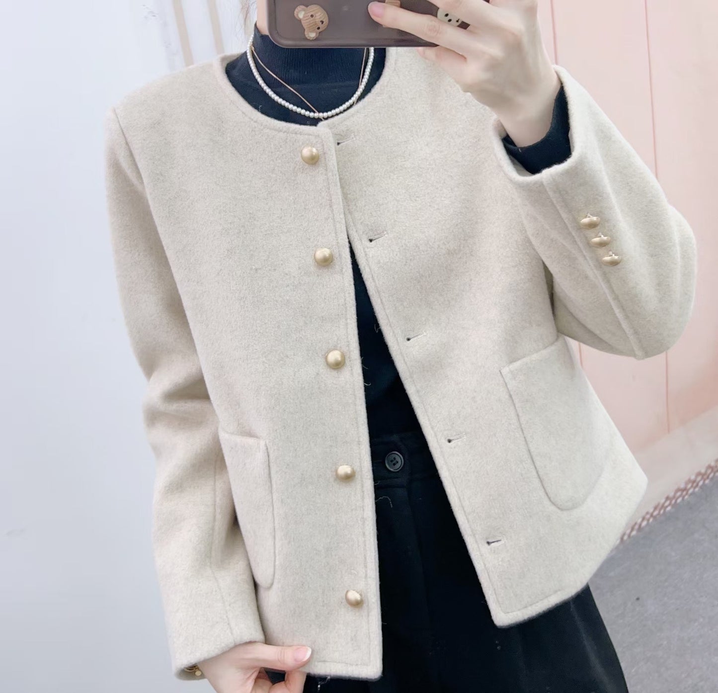 Dame elegant Boucle-jakke med dekorative knapdetaljer Stilla