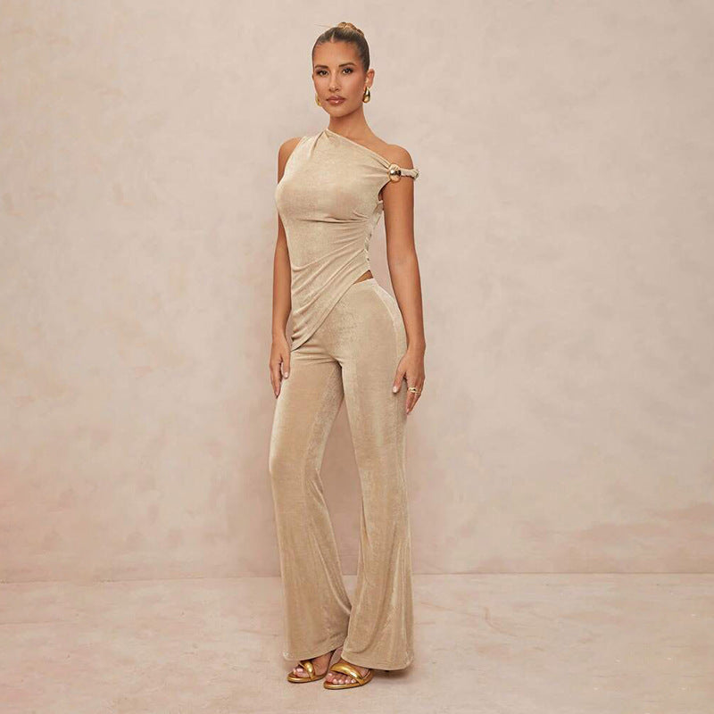 Dame slank skåret jumpsuit med asymmetrisk design og justerbar skulderdetalje Stilla