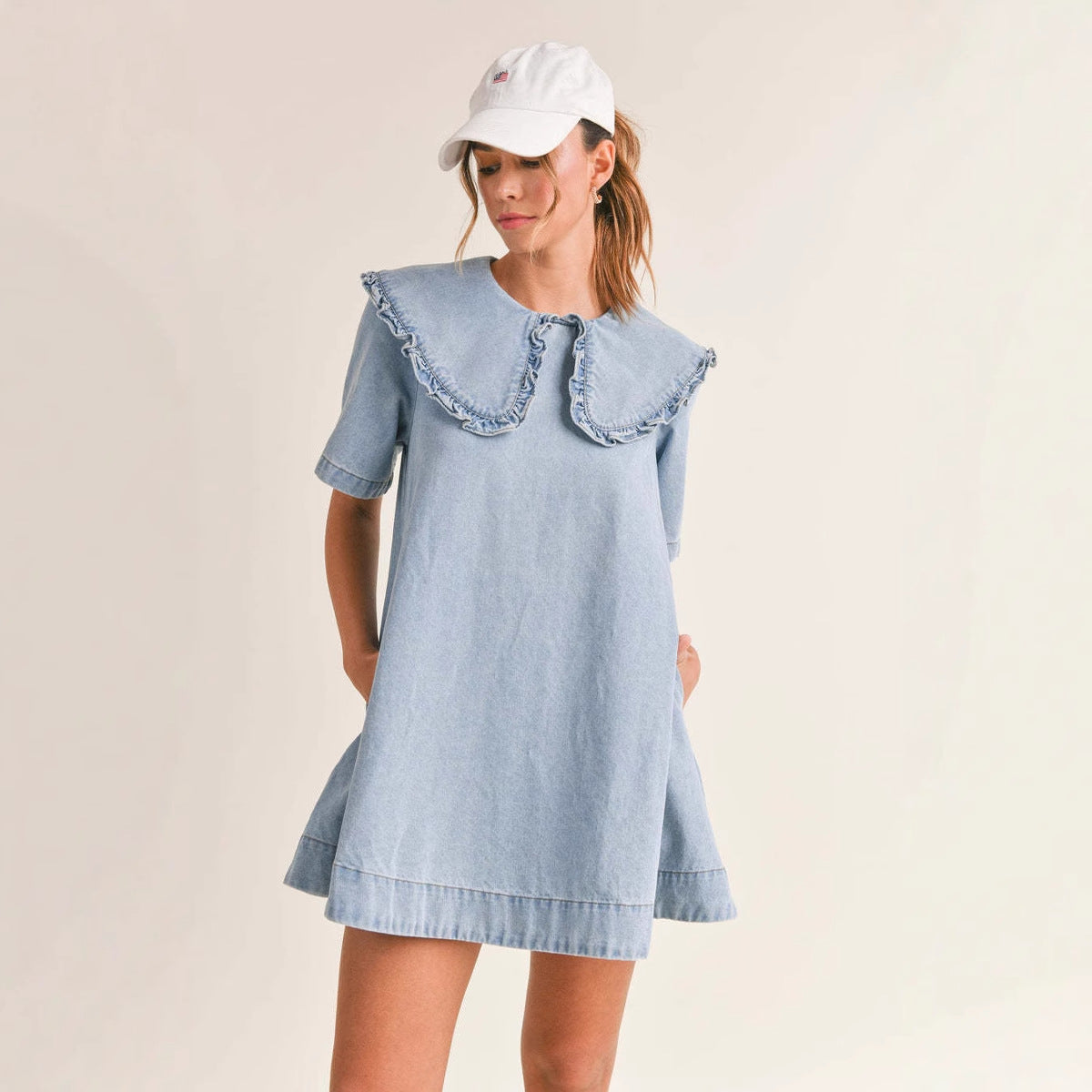 Dame denimkjole med voluminøse flæse detaljer Stilla