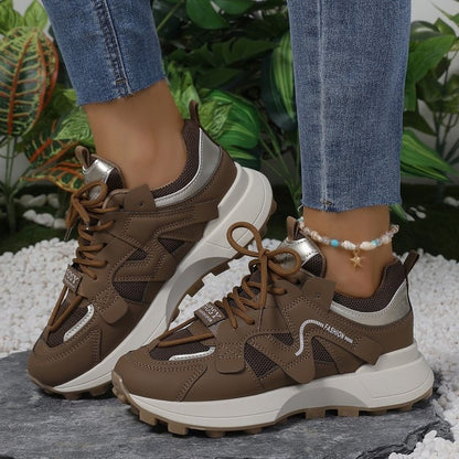 Dame Sporty Sneakers med åndbar mesh-overflade og struktureret design Stilla