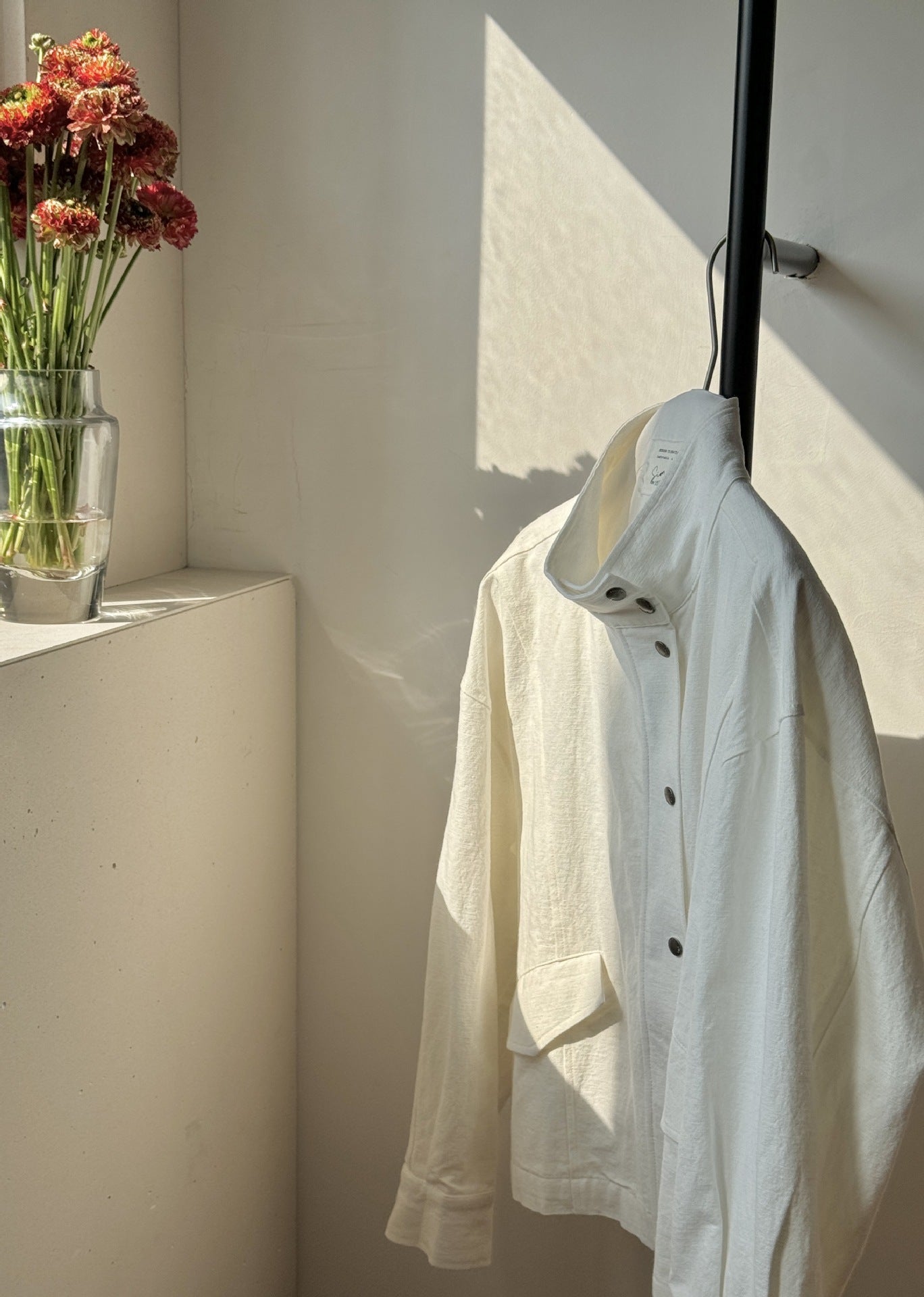 Dame afslappet overshirt-jakke med praktisk lynlås og kvalitetsknapdetaljer Stilla