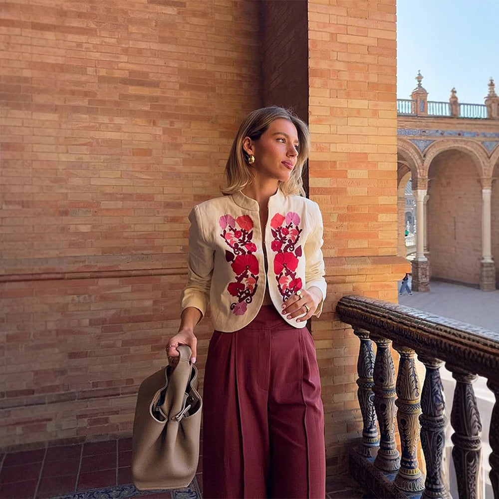 Dame elegant Blazerjakke med florale broderier Stilla