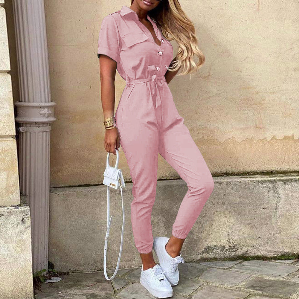 Dame Elegant Jumpsuit med knapdetaljer og taljerbar snit Stilla
