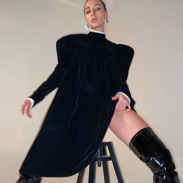 Dame A-linje Kjole med høj krave og flæsedetaljer Stilla