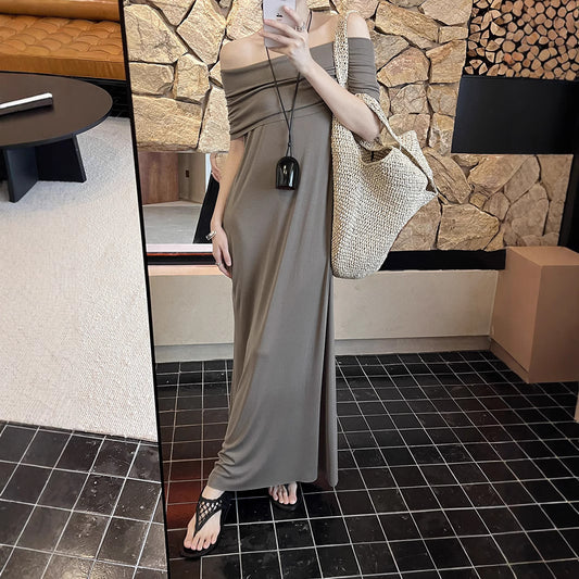 Dame elegant aftenkjole med smal pasform og flydende fald Stilla