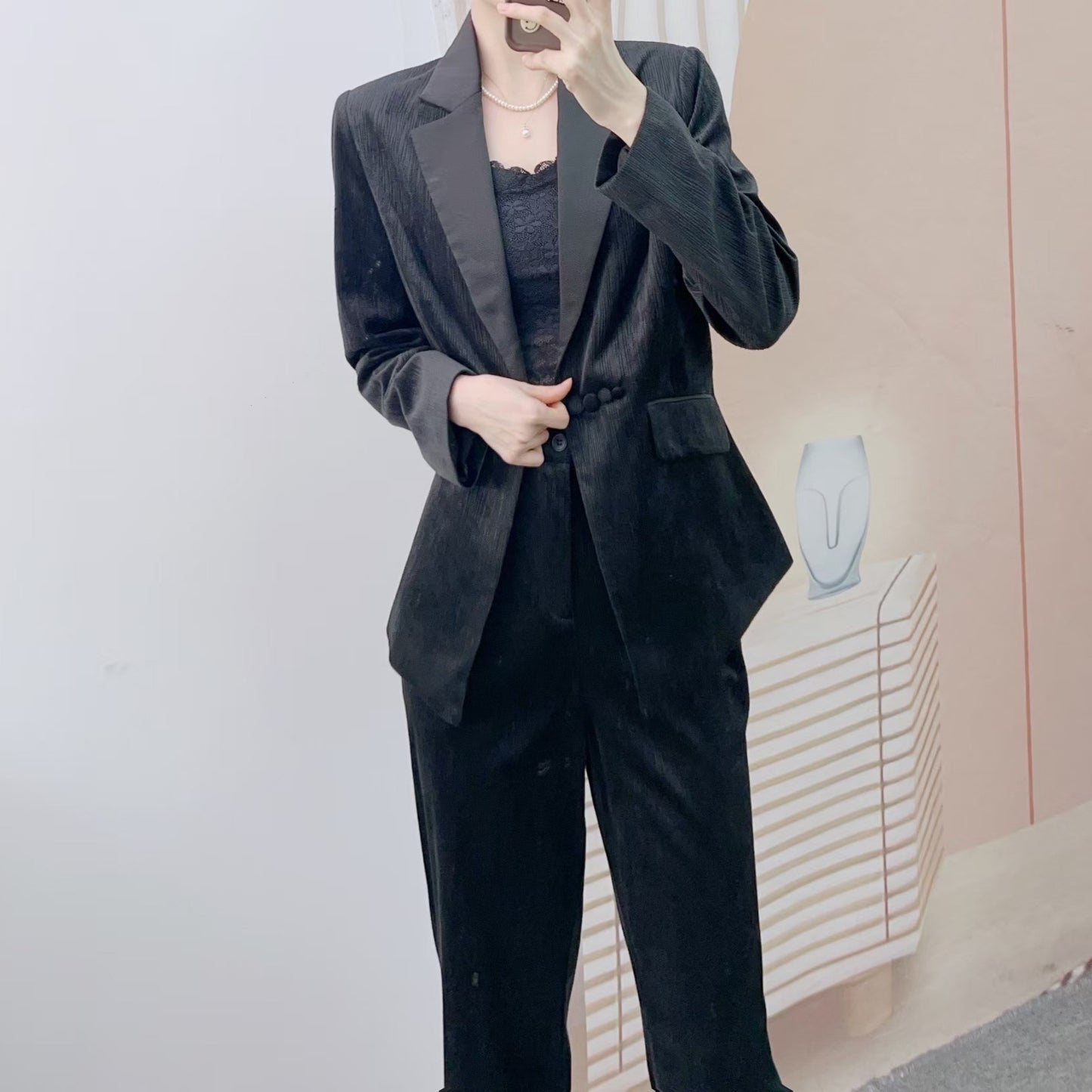 Dame Elegant Blazer-Bukser-Sæt med struktureret stof og moderne detaljer Stilla