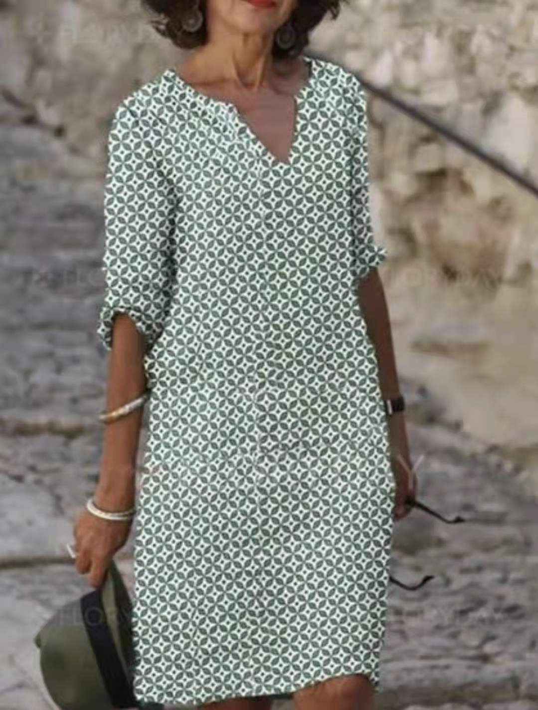 Dame afslappet skjortekjole med blomstermotiv og praktiske sidelommer Stilla