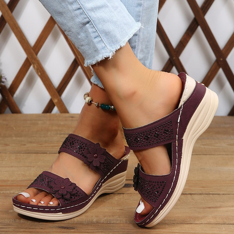 Dame Wedge-sandaler med modetrends blomsterapplikationer og remdekoration Stilla