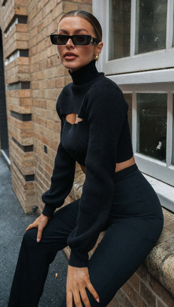 Dame Cropped Pullover med Cut-Out-design og højhalset krave Stilla