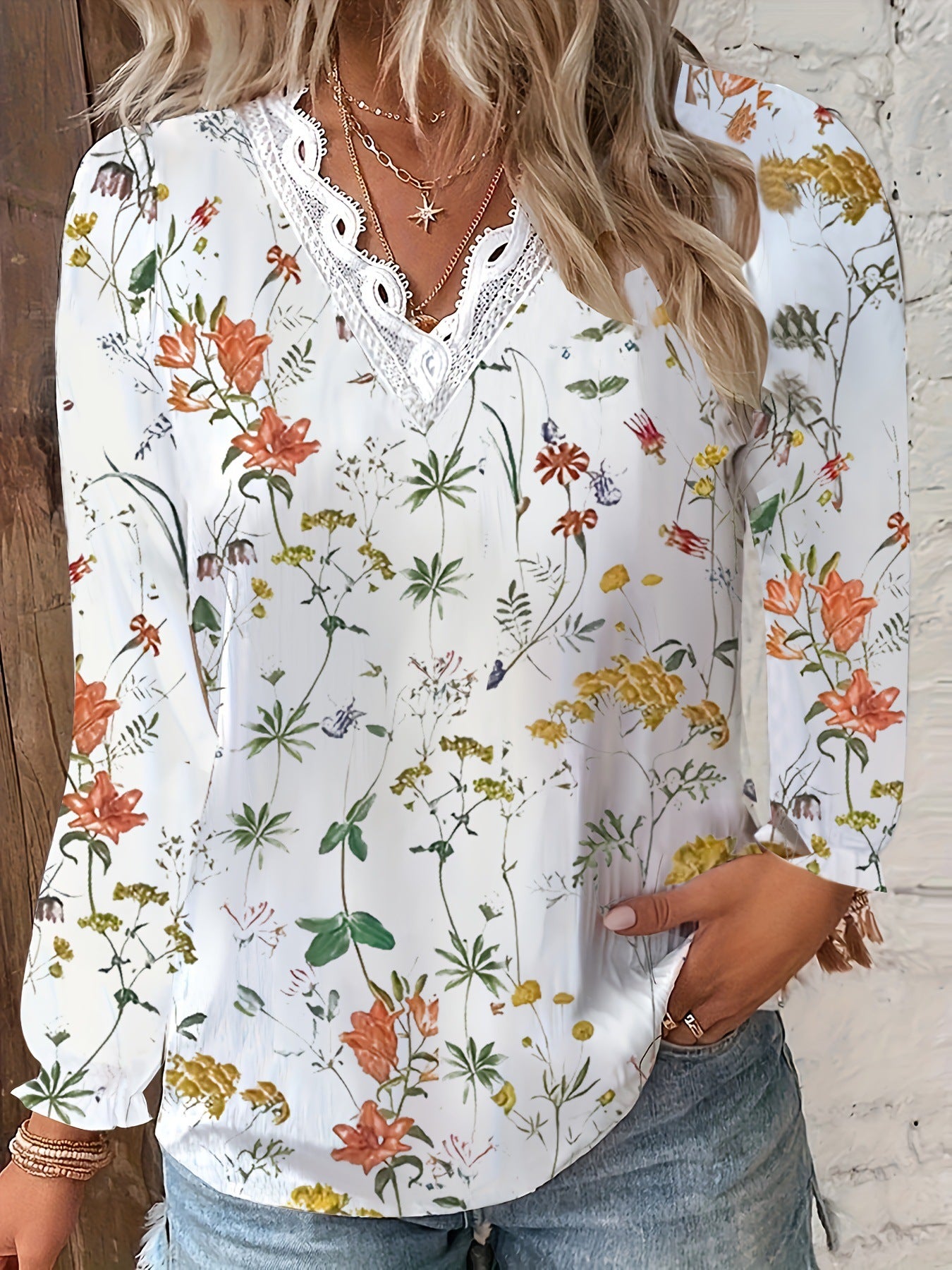 Dame Elegant Bluse med romantisk blomstertryk og spidsaccenter Stilla
