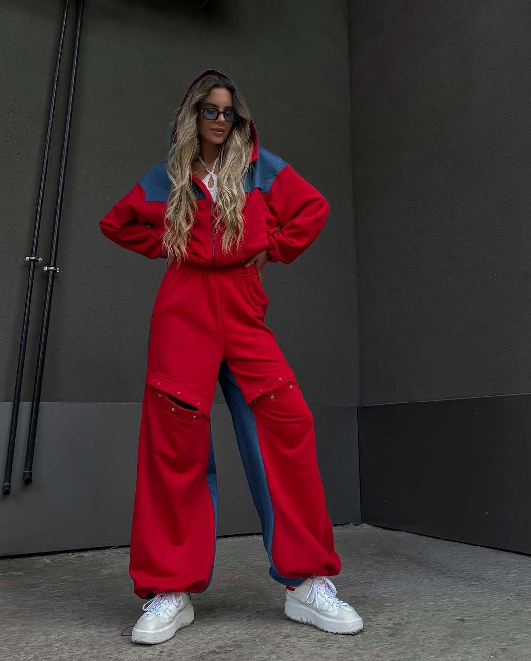 Dame afslappet sporty sæt med brede bukser og række af særlige detaljer Stilla