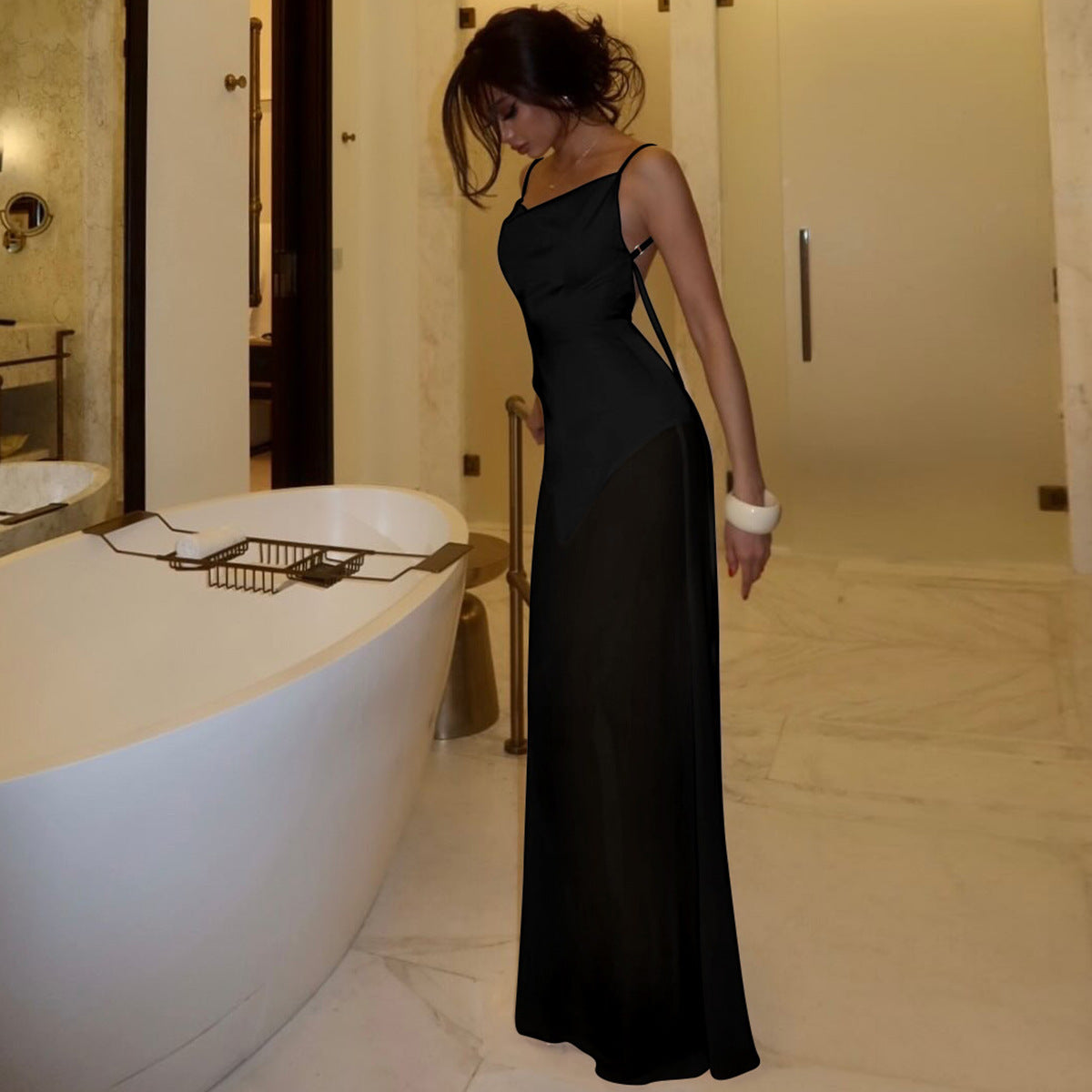 Dame Elegant aftenkjole med gennemsigtige indlæg og raffineret snit Stilla