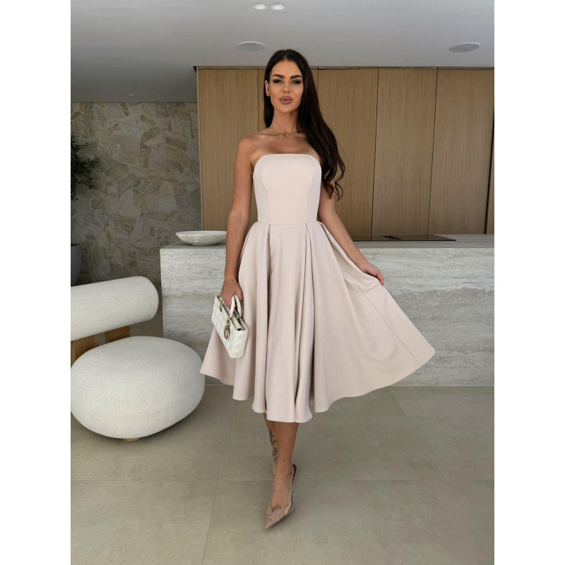 Dame A-linie kjole med off-shoulder design og vid skørt Stilla