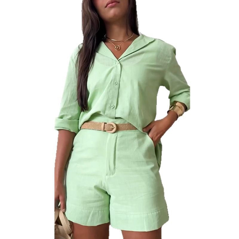 Dame kombi-sæt bestående af bluse og shorts med elegant snit Stilla