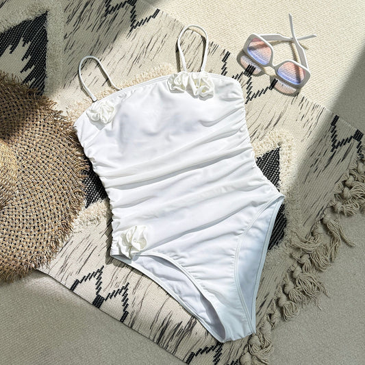Dame Elegant Én-delt Badedragt med feminine Flæse detaljer Stilla