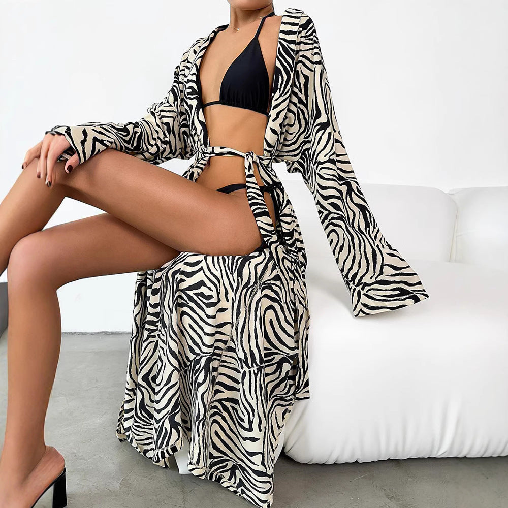 Dame elegant kimono med dyreprint og flydende snit Stilla