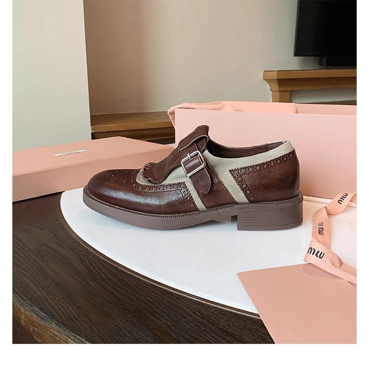 Dame mode Loafers med elegante spænder og individuelle prægninger Stilla