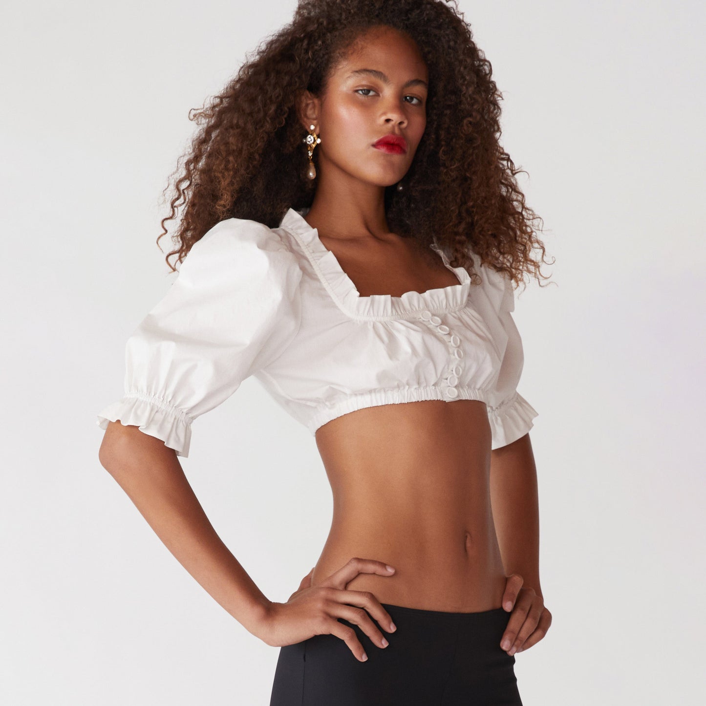 Dame Puffærme Cropped Bluse med Flæse Detaljer Stilla