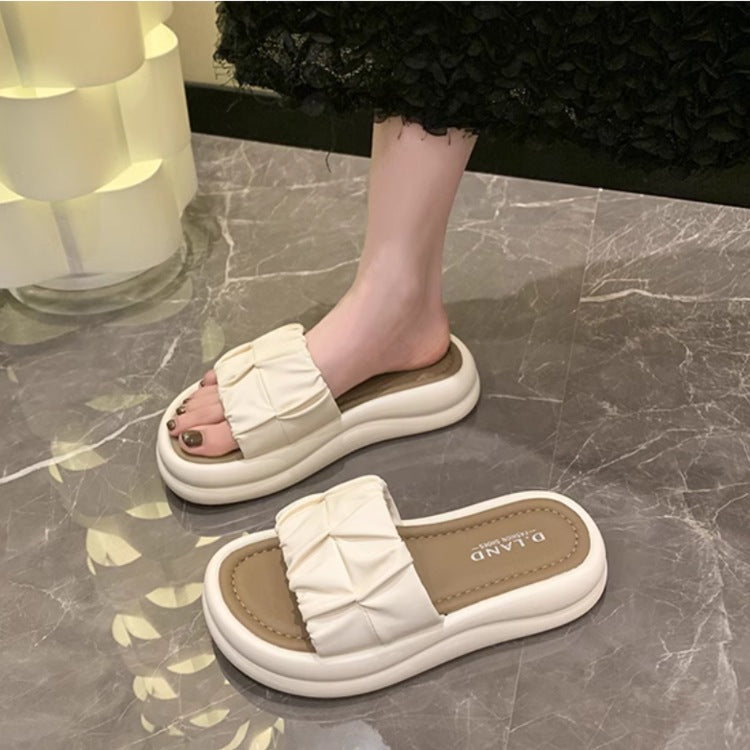 Dame slippers med moderne plisseret design og komfortabel bund Stilla
