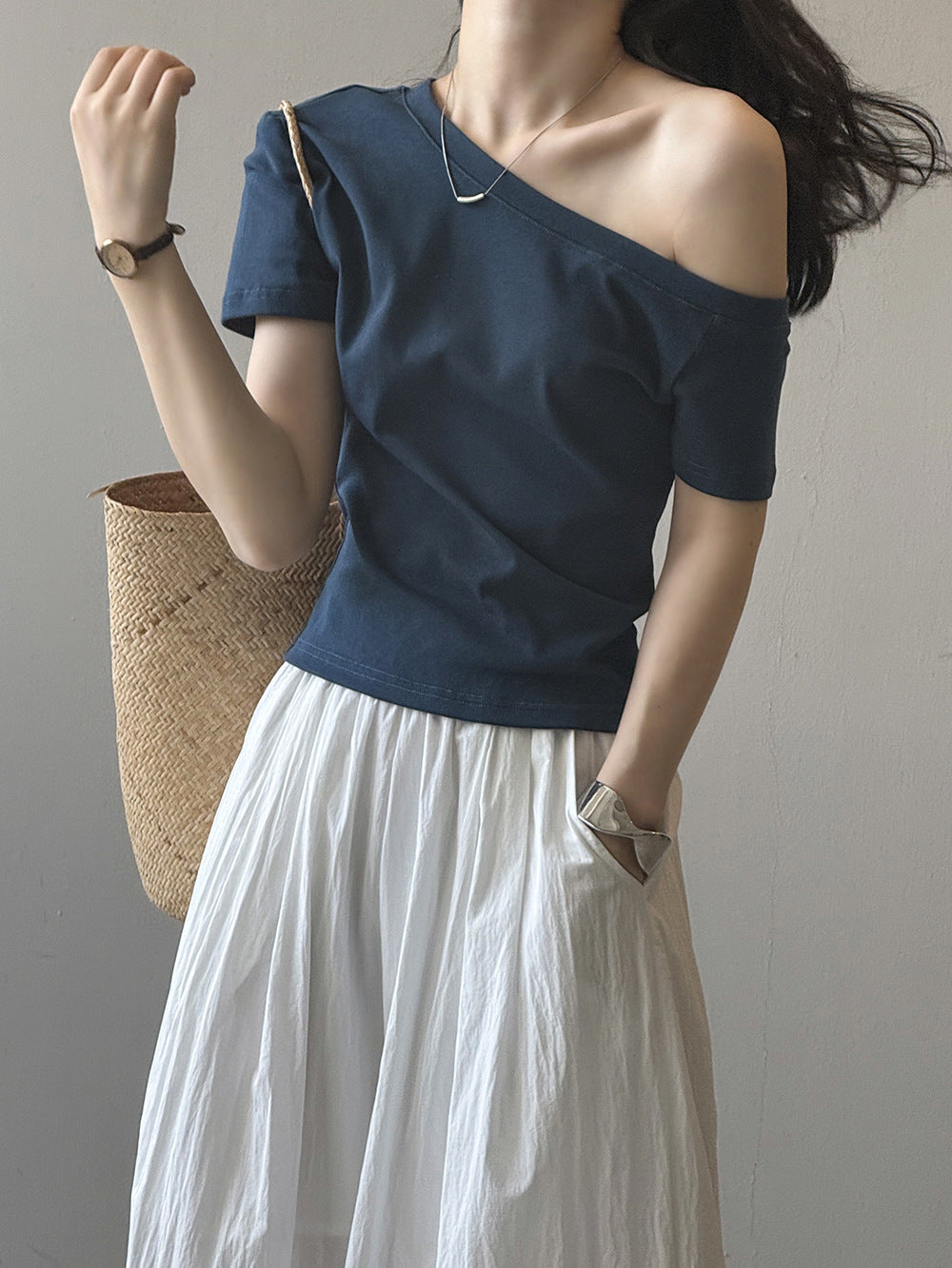 Dame afslappet kortærmet top med vid udskæring og kvalitets bomuldsstof Stilla