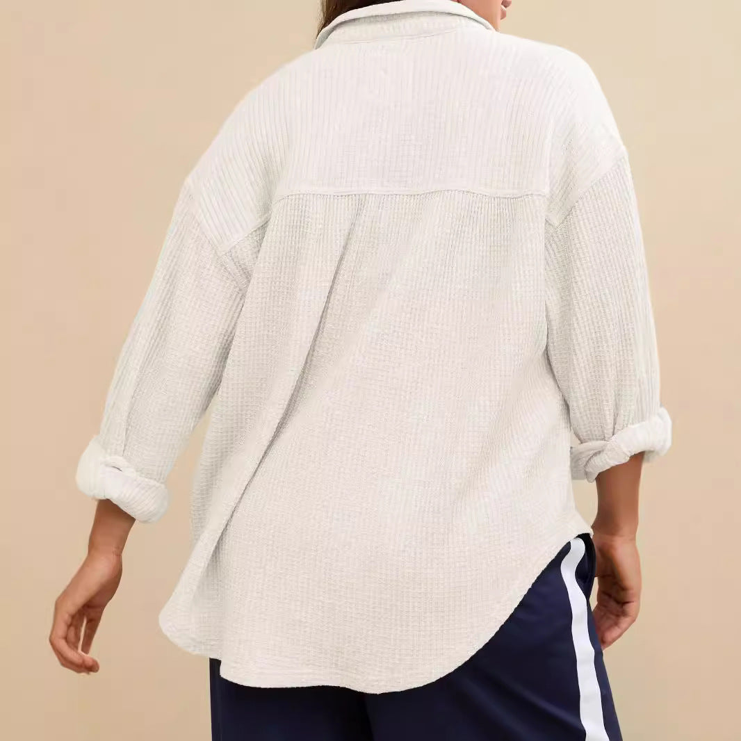 Dame afslappet overshirt i struktureret bomuld med trykknaplukning og sidelæg Stilla