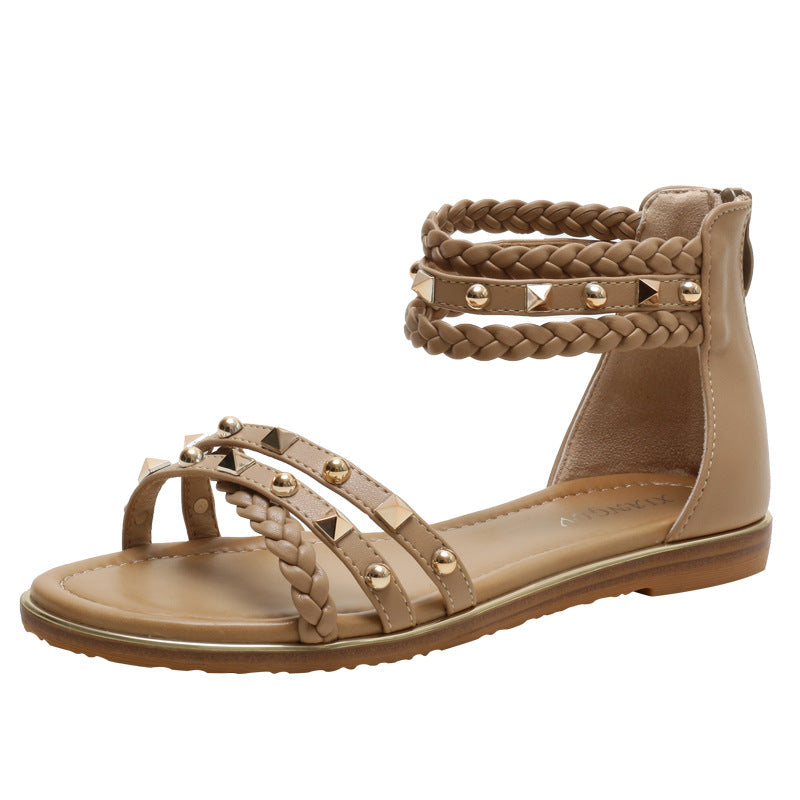 Dame mode sandaler med trendy nitte dekorationer Stilla