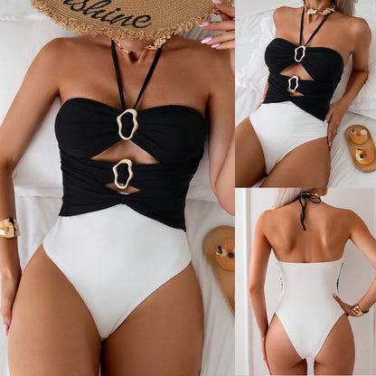 Dame Enkelt Stykke Badetøj med elegant Indpakningsdesign og mode Smykke detaljer Stilla