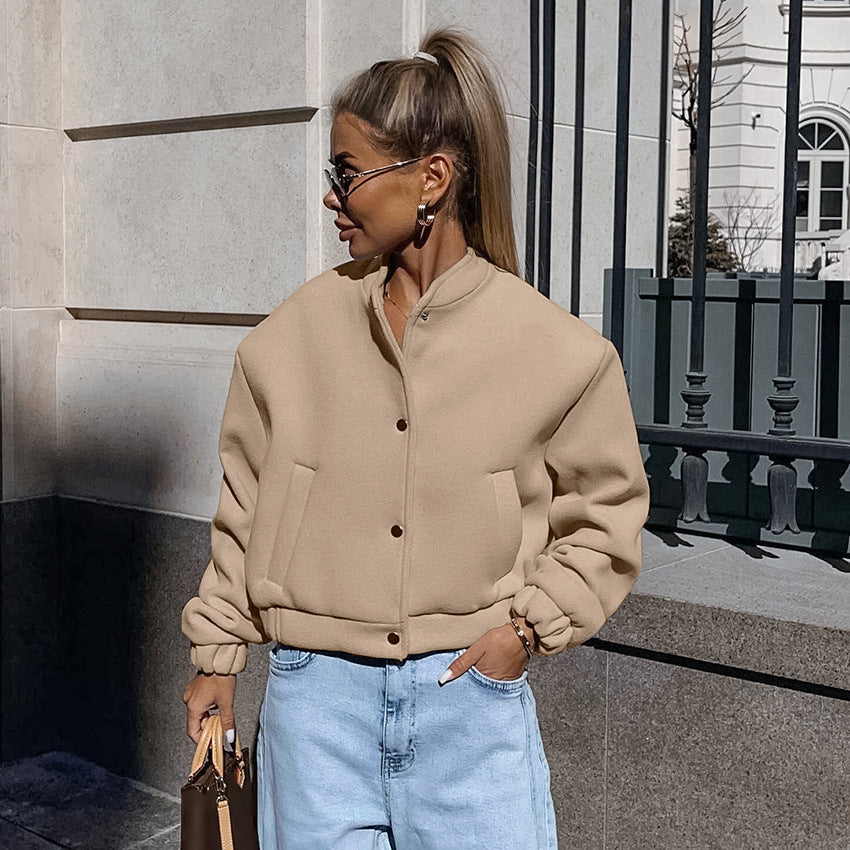 Dame Cropped Bomberjakke med knaplukning og praktiske lommer Stilla