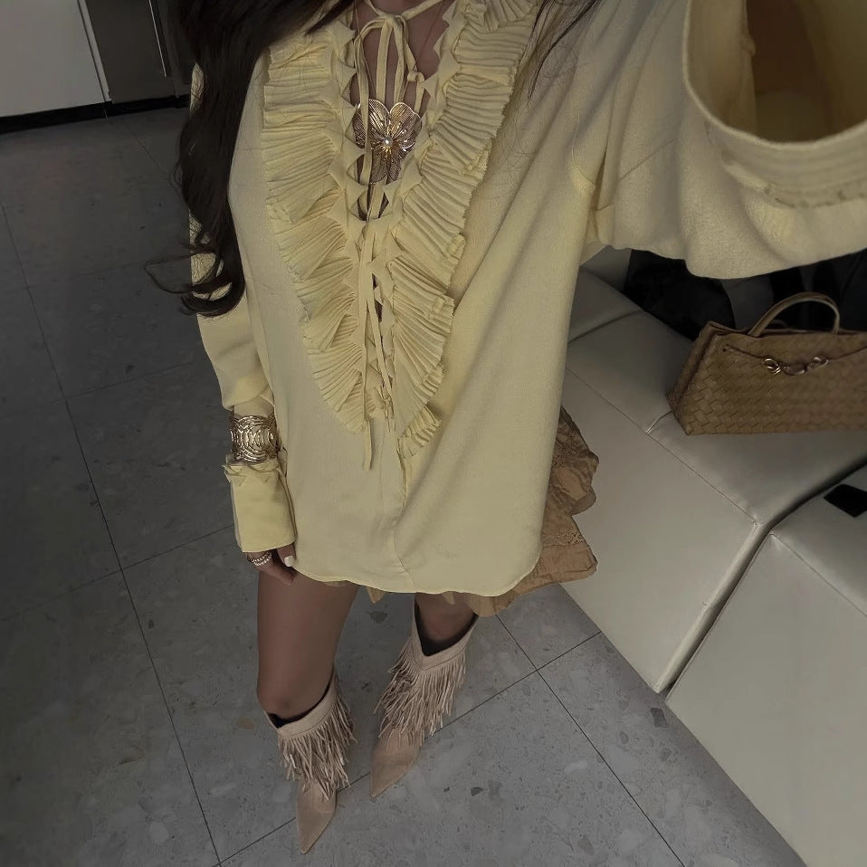 Dame afslappet bluse med raffinerede flæser og lange ærmer Stilla