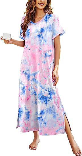 Dame afslappet maxikjole med sideslids og moderne batikdesign Stilla