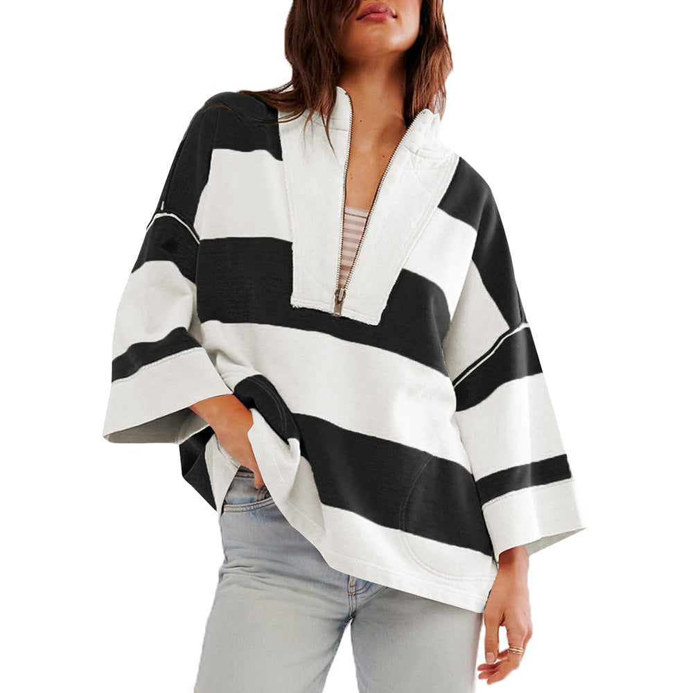 Dame afslappet hættetrøje med stilfuld ståkrave og bredt stribemønster Stilla