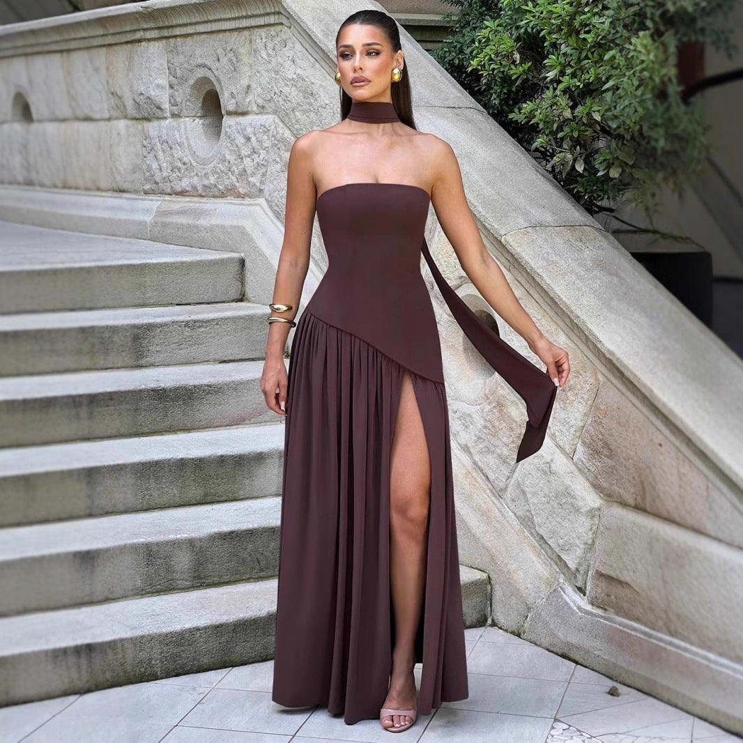 Dame Elegant aftenkjole med draperet nederdel og skulderløs design Stilla