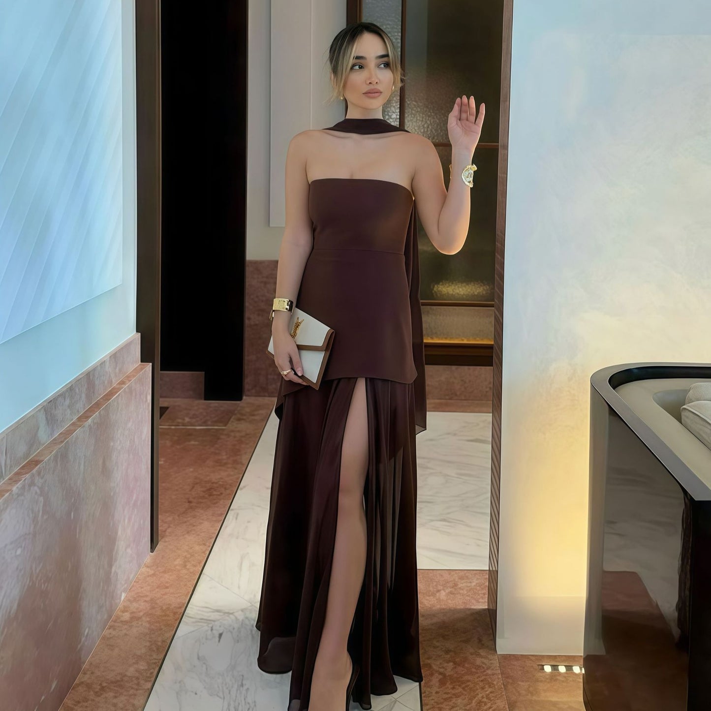 Dame Elegant Bustierkjole med høj slids og skinnende overdel Stilla