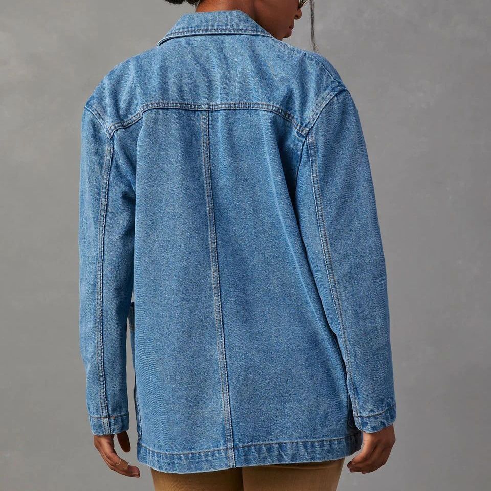 Dame Denim Blazer i moderne oversized-snit med praktiske lommer Stilla