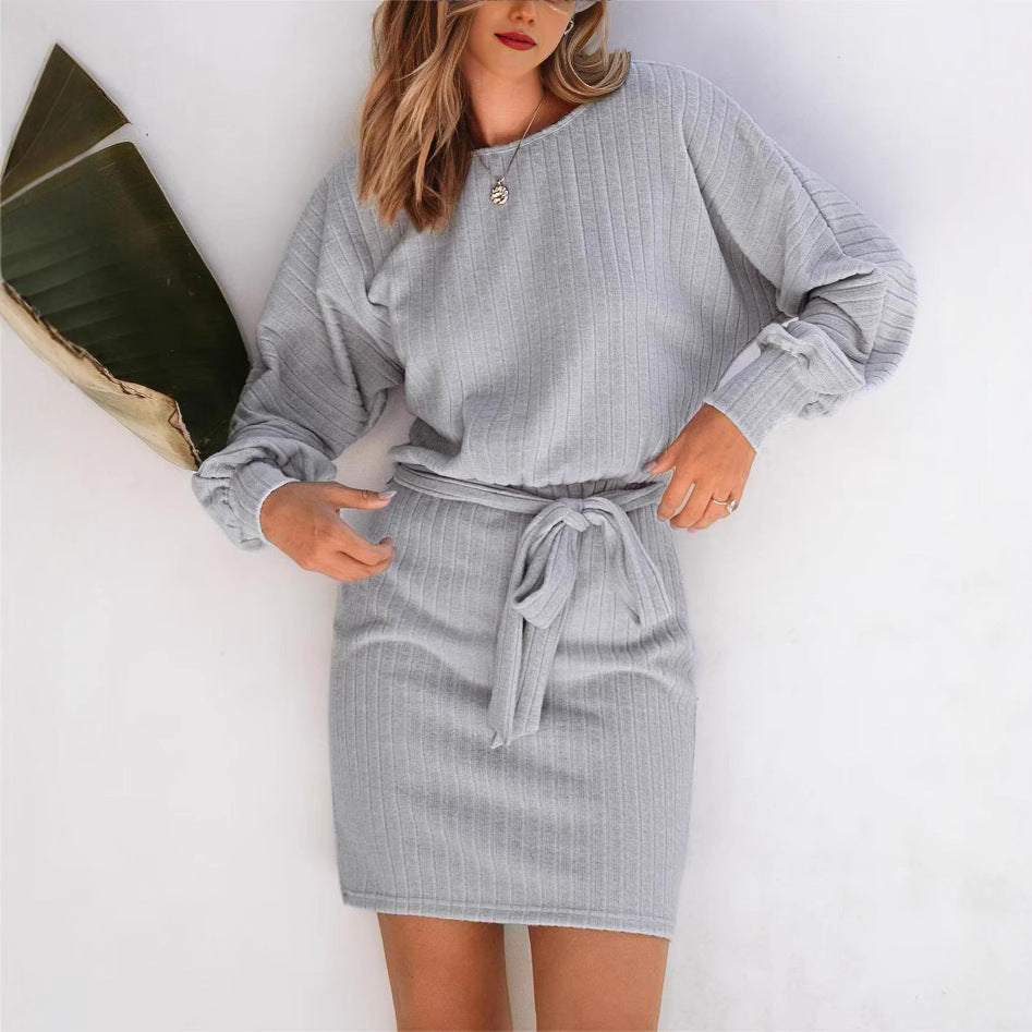 Dame afslappet kjole med taljebælte og struktureret stof Stiila