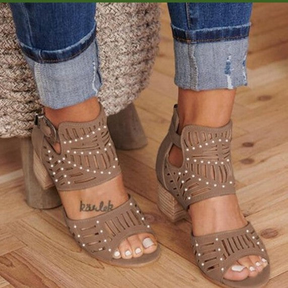 Dame Åbne Sandaletter med dekorativ perforeringsdesign og behagelig blokhæl Stilla