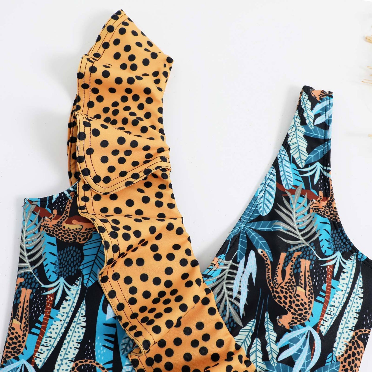 Dame Einteiler Badedragt med asymmetrisk flæse-design og matchende indpakningsskørt Stilla