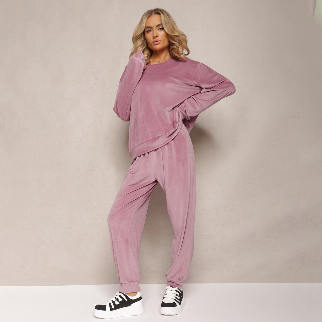 Dame afslappet lounge-sæt i blødt velour Stilla