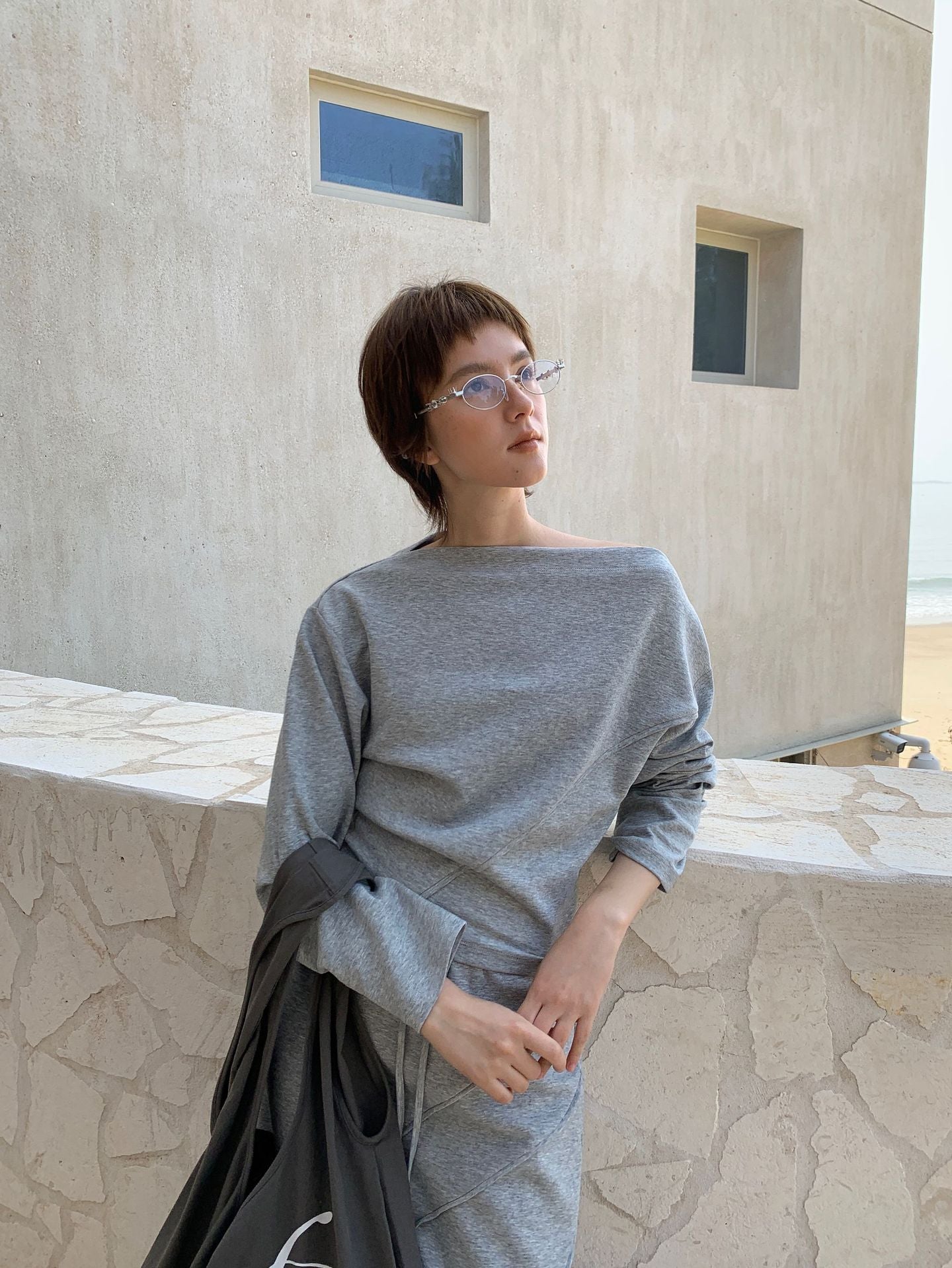 Dame afslappet oversized sweatshirt med innovativ skæreteknik og moderne accenter Stilla