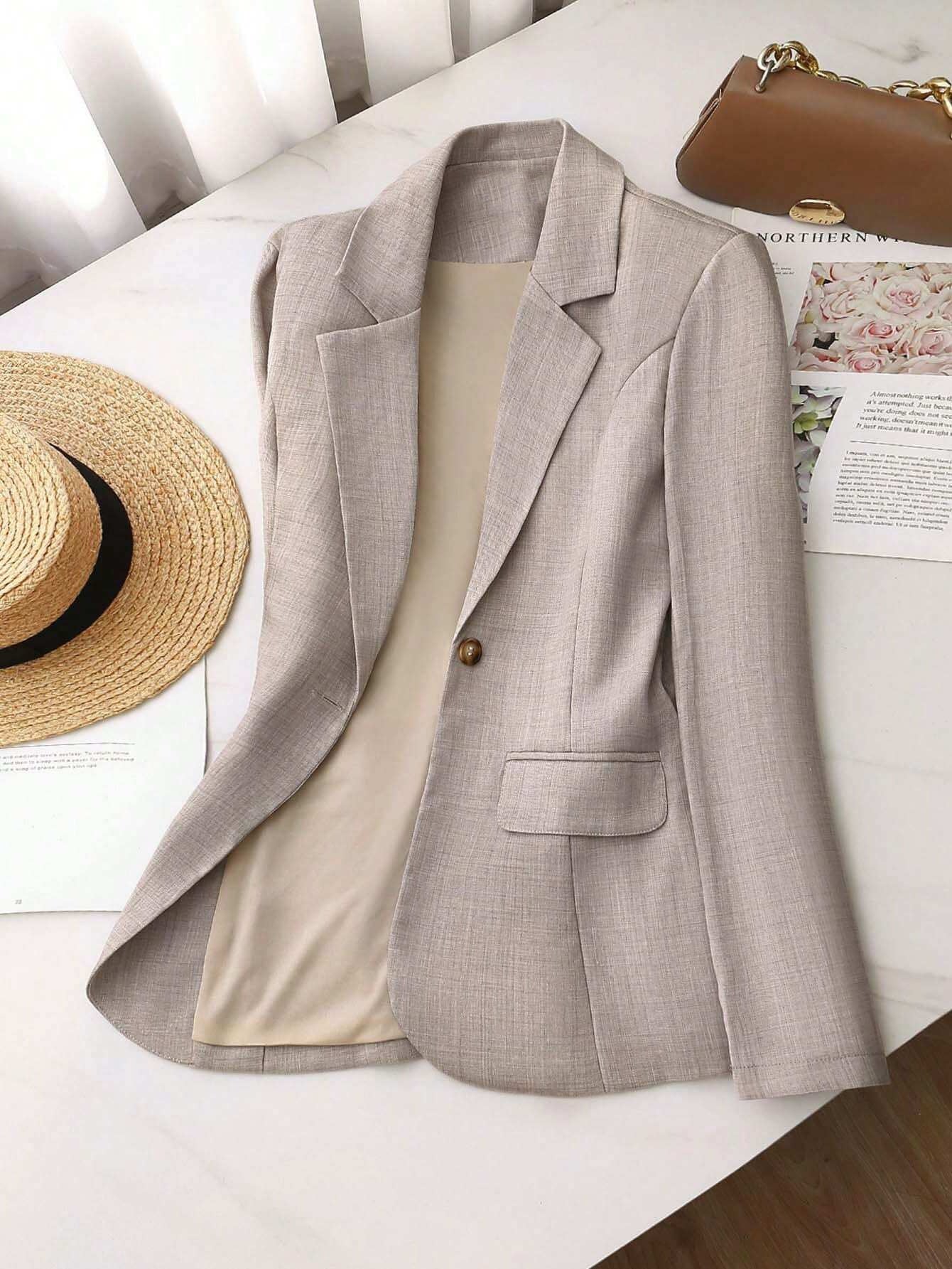 Dame elegant blazer med klassiske detaljer og feminin pasform Stilla