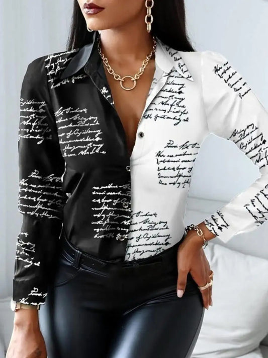 Dame Elegant Bluse med kontrastfarvet skriftmønster og tætsiddende snit Stilla