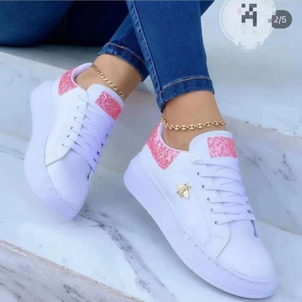 Dame Sneakers med glitrende accenter og moderne design Stilla