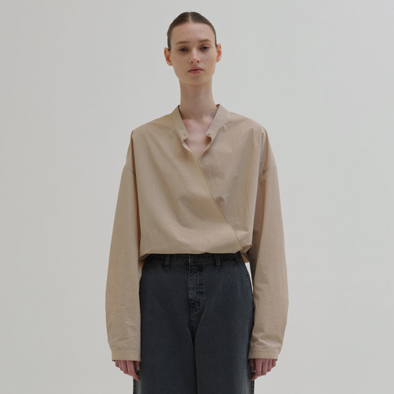 Dame afslappet skjorte med innovativ pasform og knapdetaljer Stilla