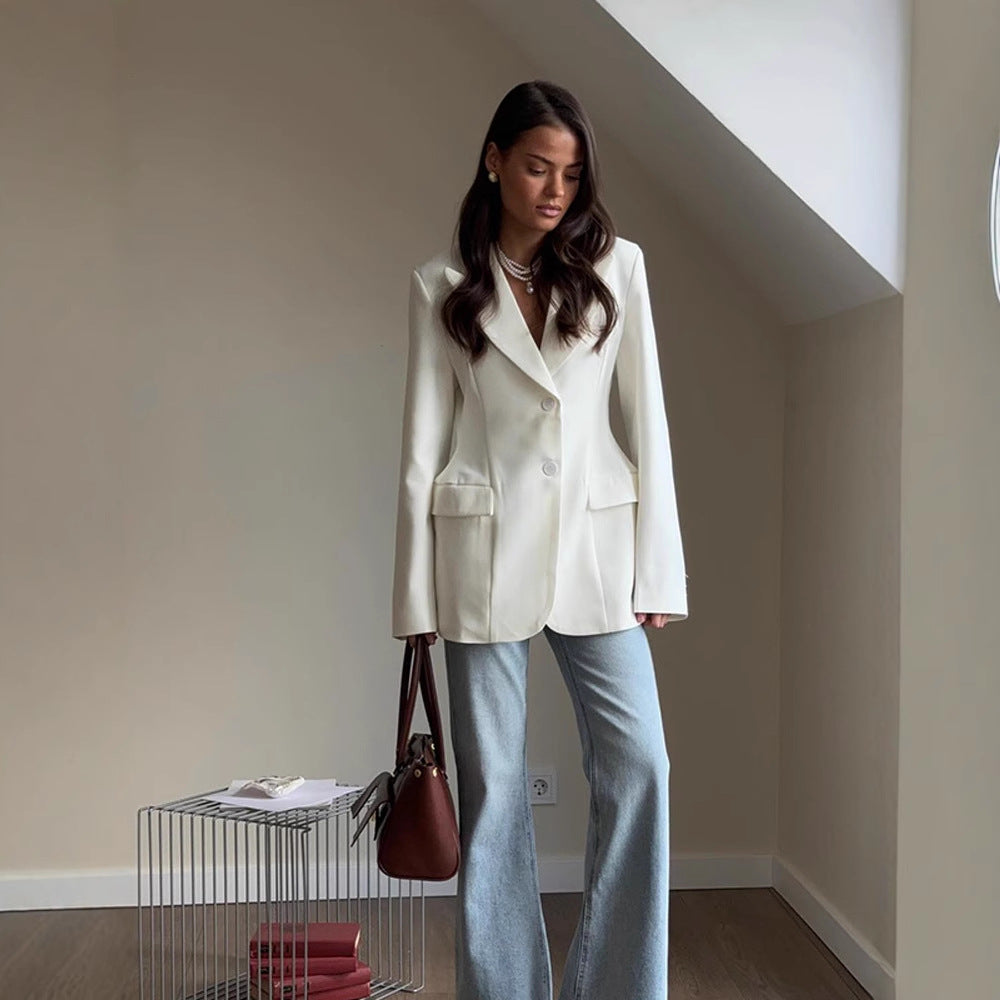 Dame Elegant Blazer med tætsiddende snit og moderne detaljer Stilla