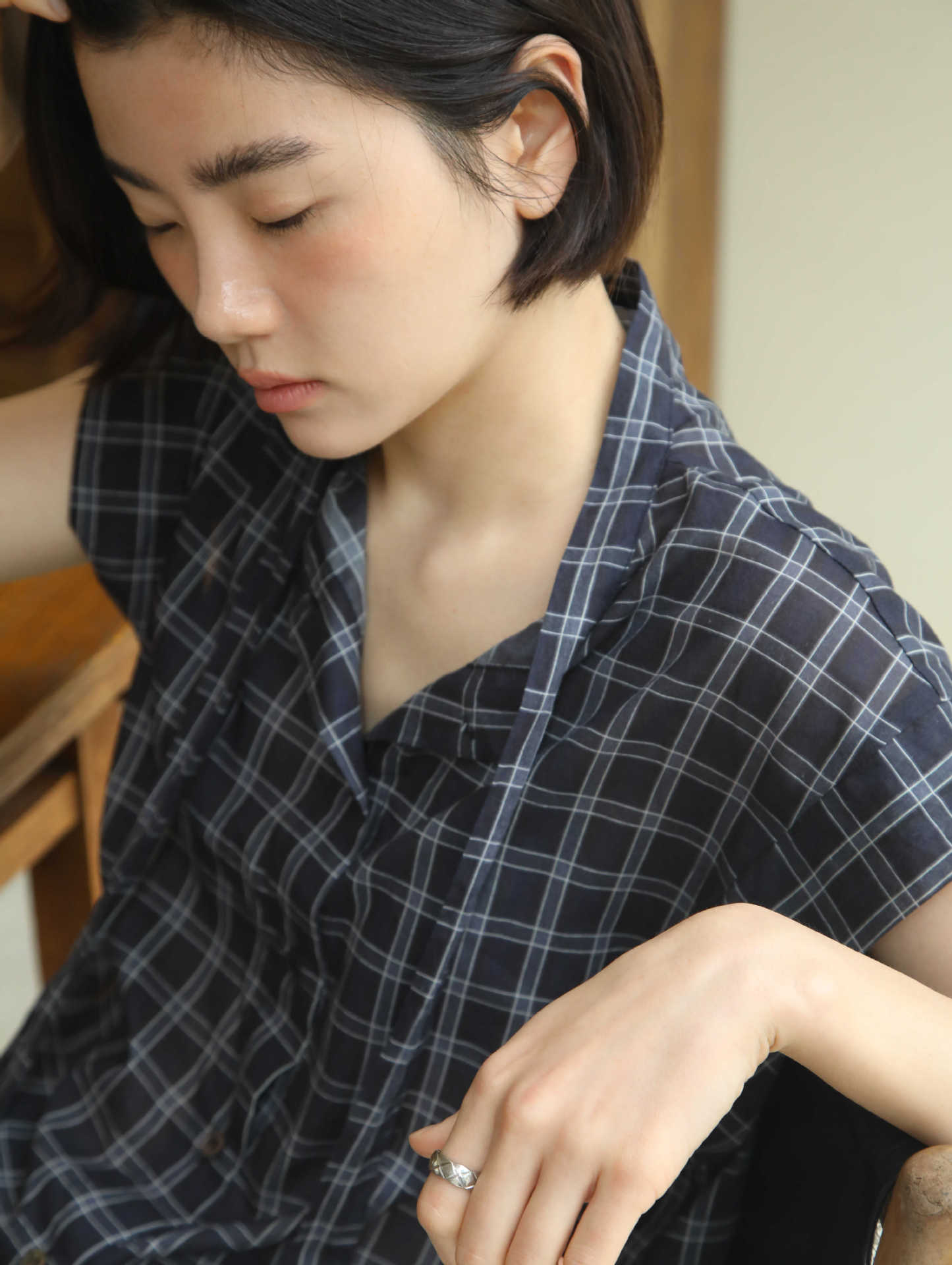 Dame kort, ternet skjorte med afslappet snit og kvalitetsmaterialer Stilla